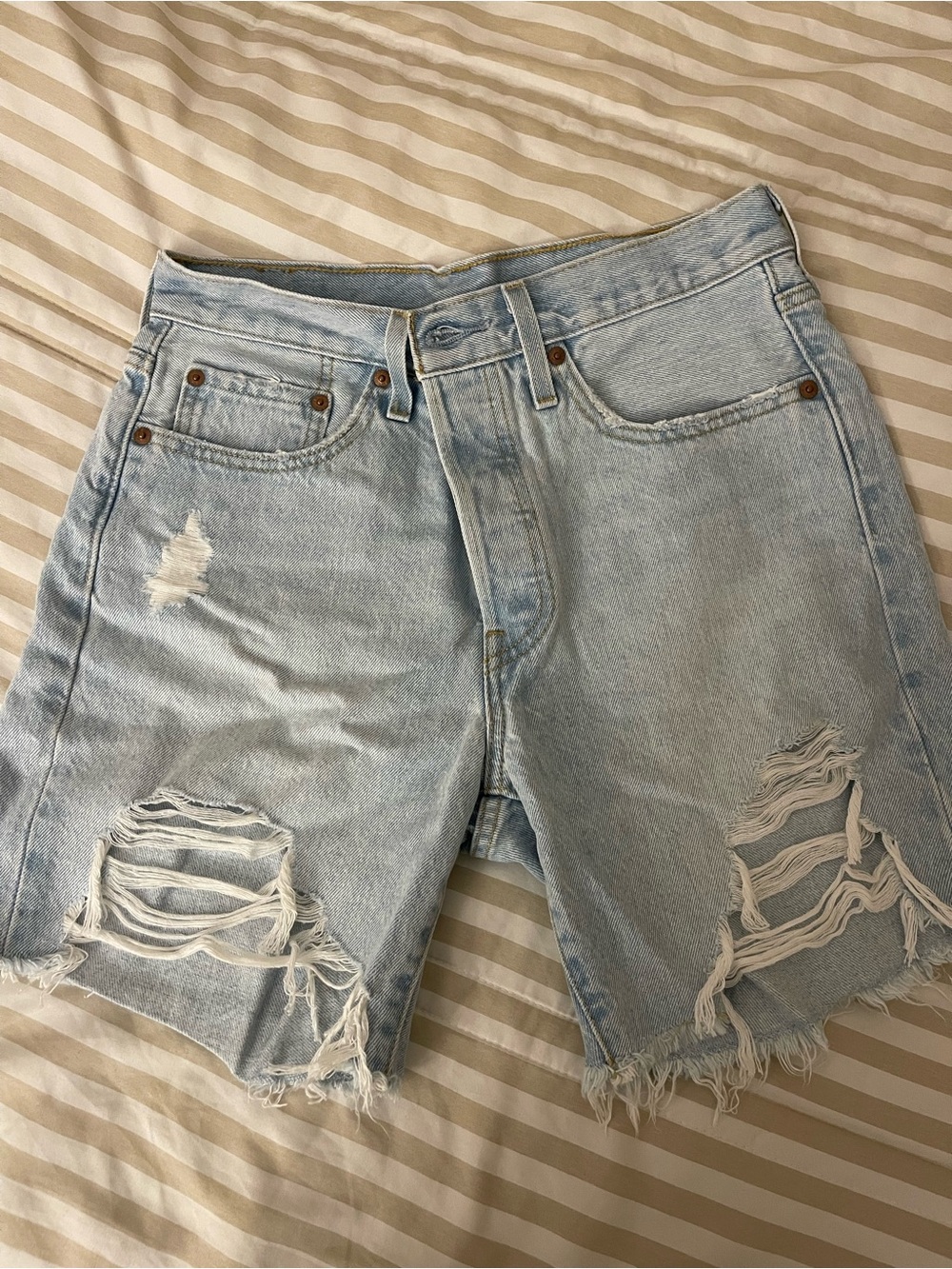 Levis 501 crop shorts